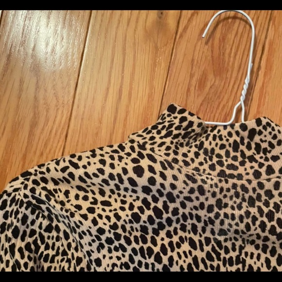 Brandy Melville Daniela turtleneck - Picture 4 of 4